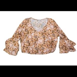 Boho plus size floral Vneck top size 1x